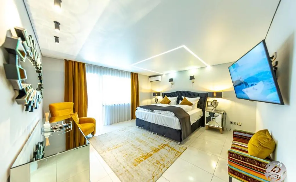Luxuriöses, wunderschönes Schlafzimmer von Defix Decken UG