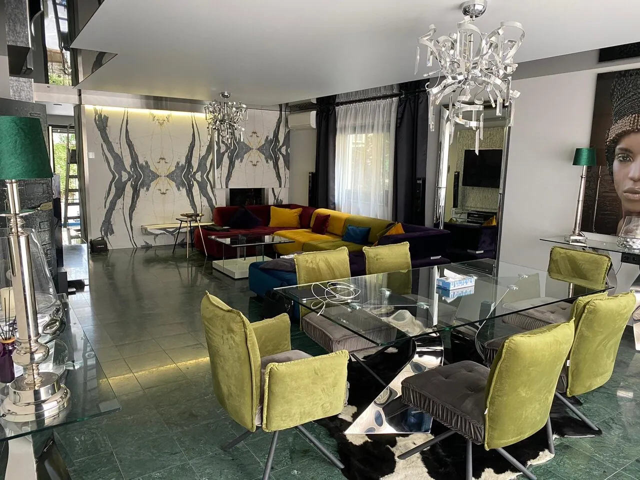spanndecken wohnzimmer mit essbereich abstrakt  von Defix Decken UG